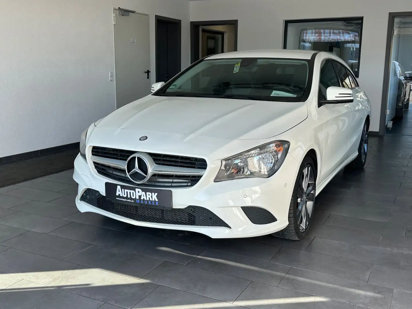 Mercedes-Benz CLA 180 Navi*SItzheizung*Soundsys Weiß - 2