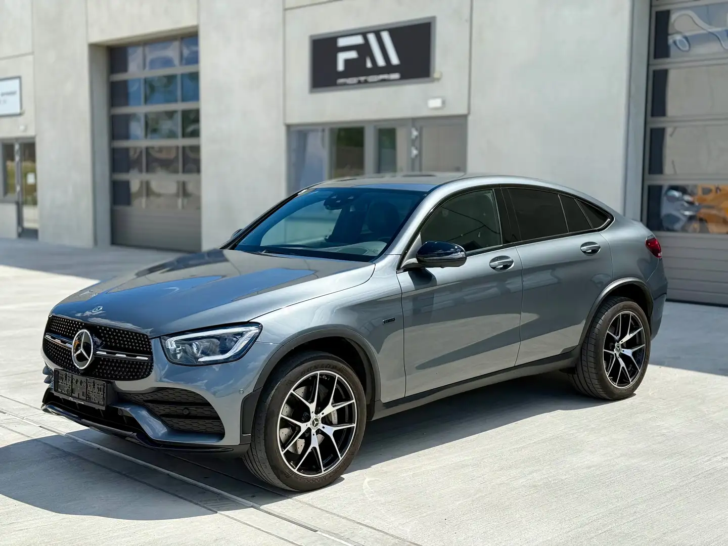 Mercedes-Benz GLC 300 GLC 300 e 4Matic AMG Line,ACC,AHK,SZH,360 Kamera Grau - 1