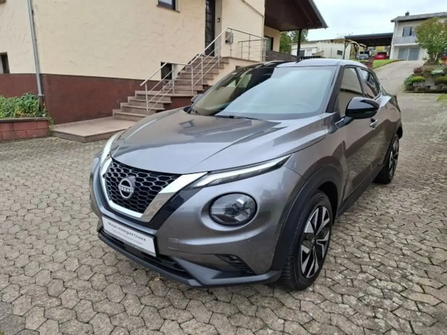 Nissan Juke 1.0 DIG-T DCT N-Connecta Navi Rückfahrkamer Grau - 2