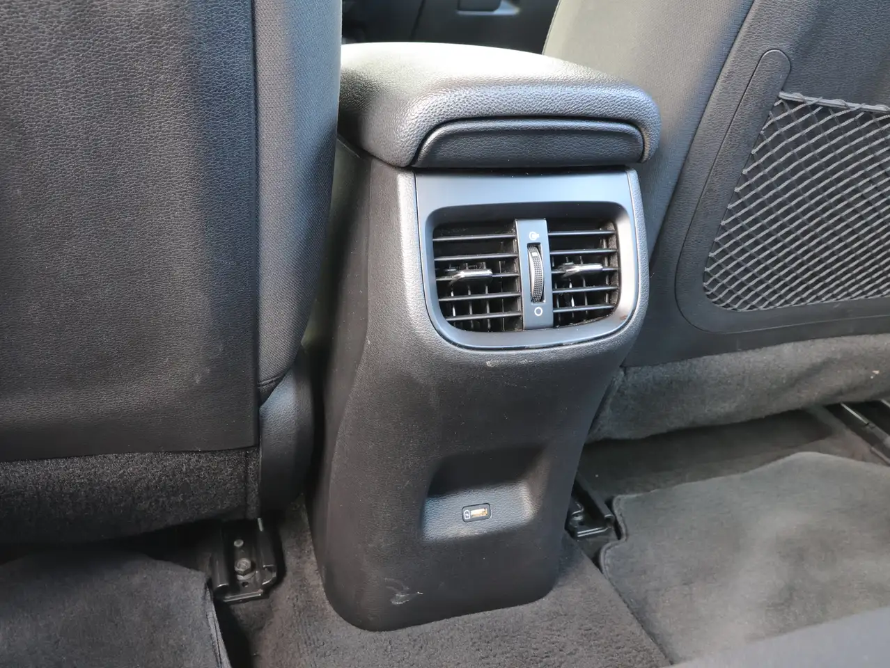 Kia Forte снимка Kia Forte