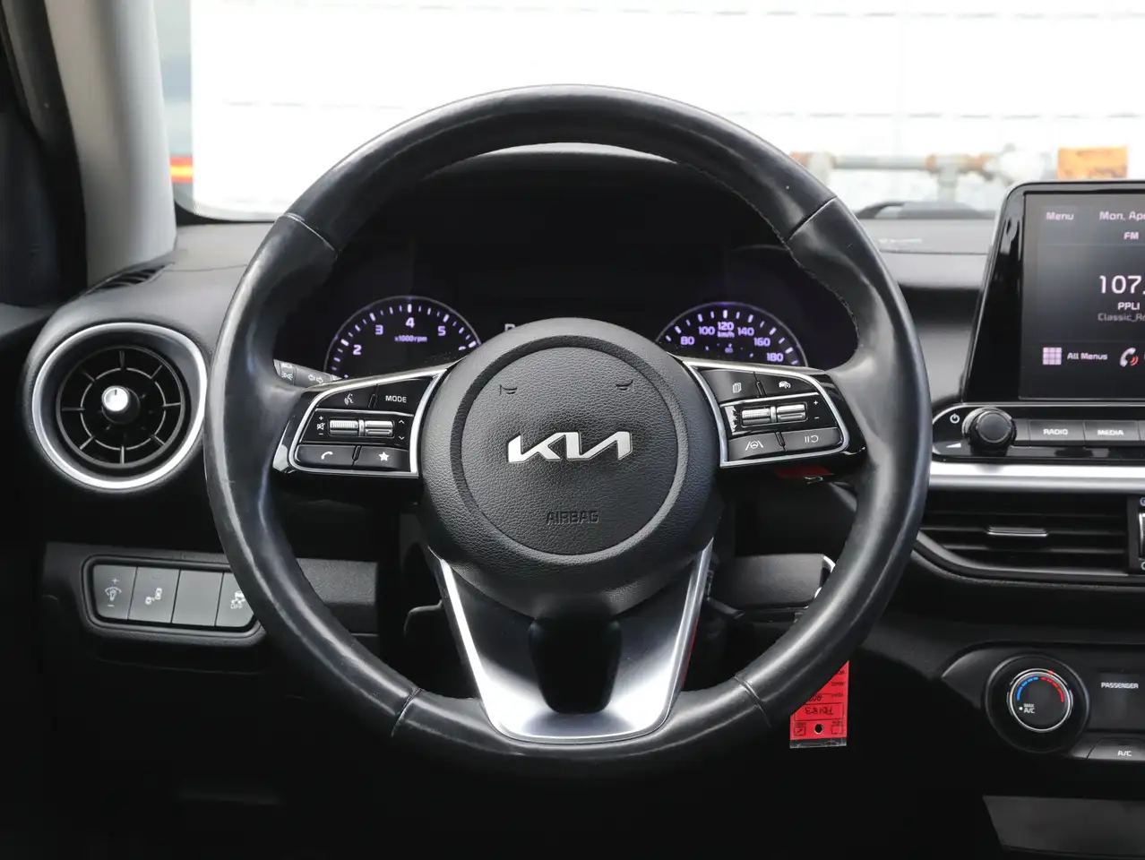 Kia Forte снимка Kia Forte