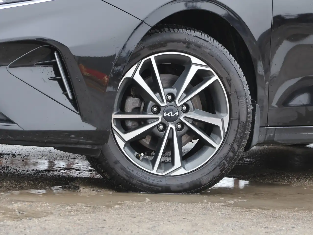Kia Forte снимка Kia Forte