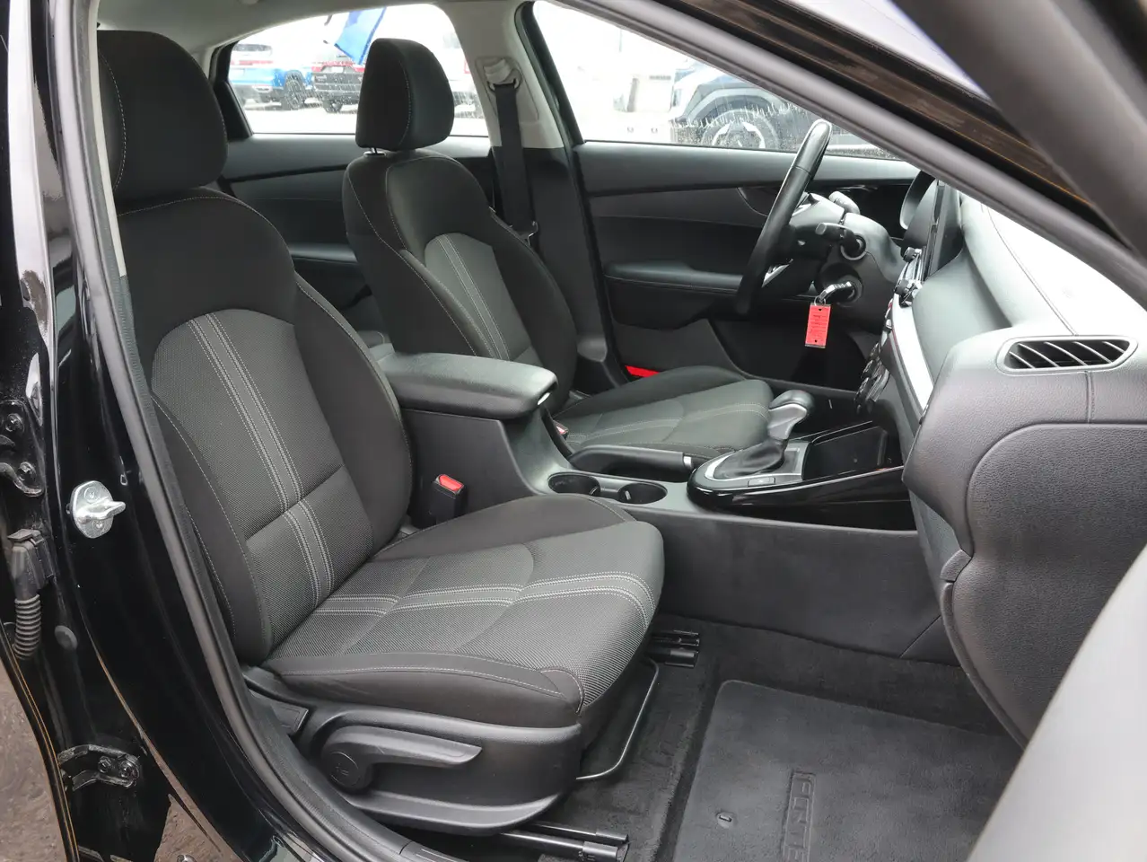 Kia Forte снимка Kia Forte