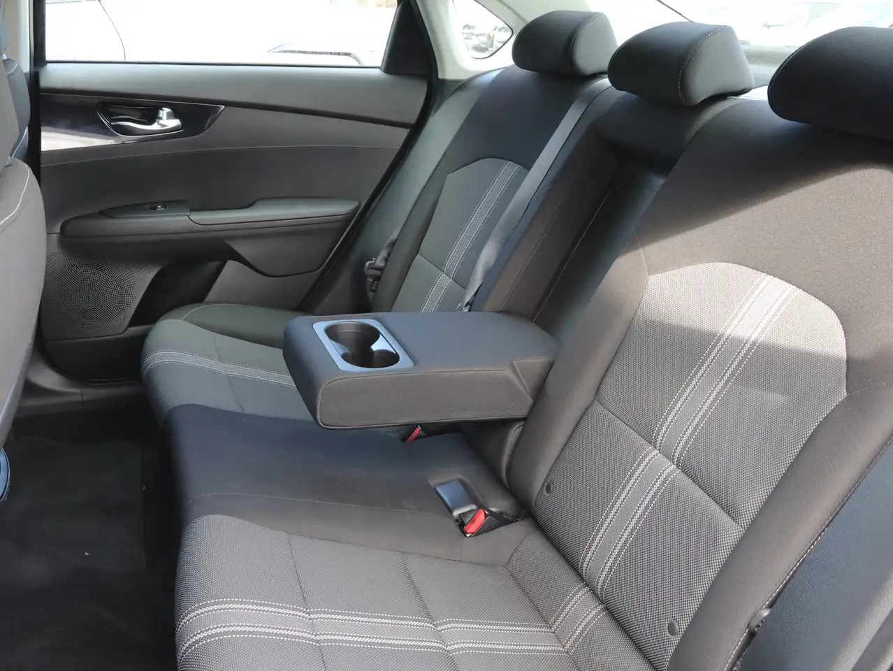 Kia Forte снимка Kia Forte