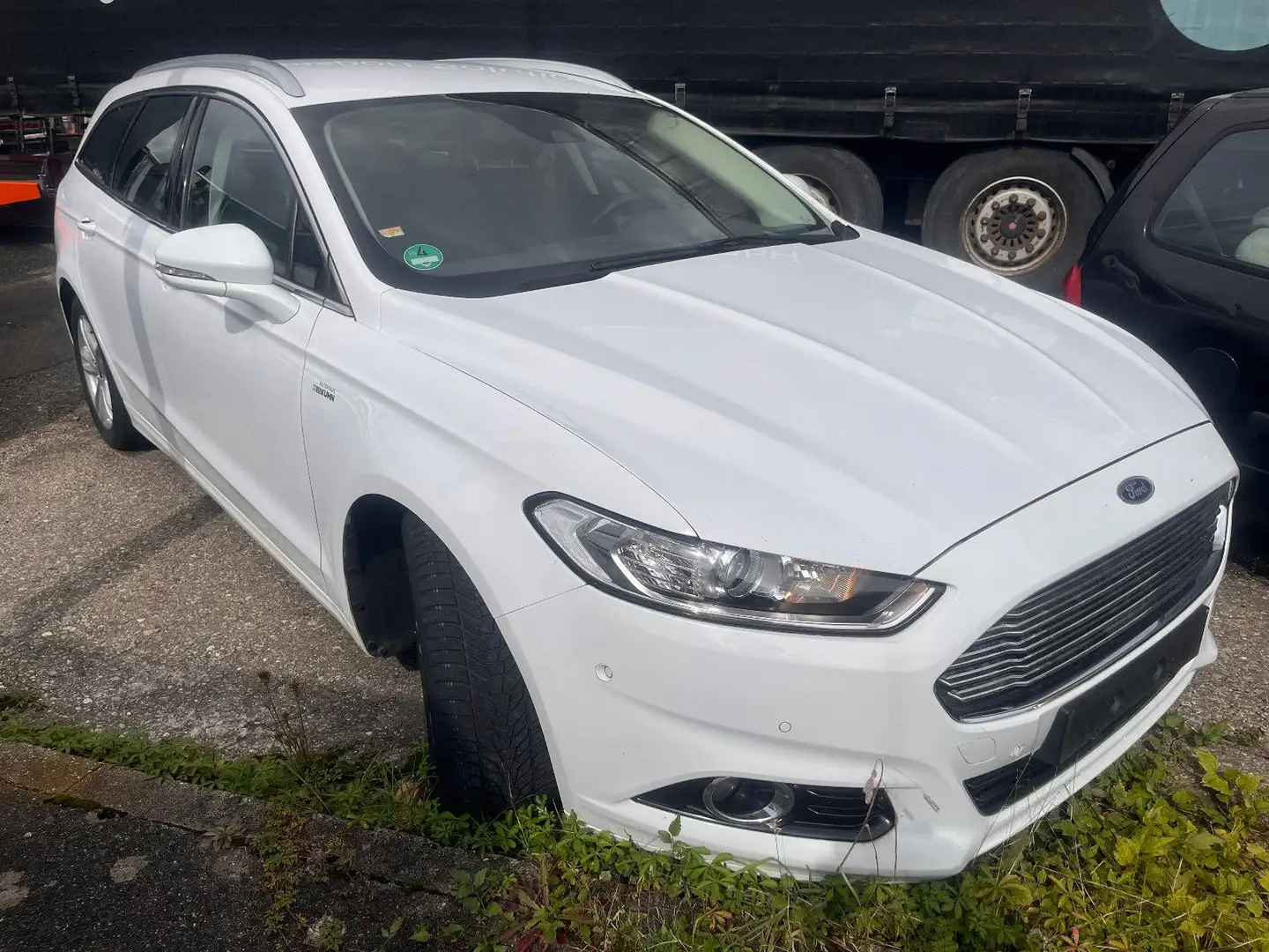 Ford Mondeo Turnier Titanium Weiß - 1