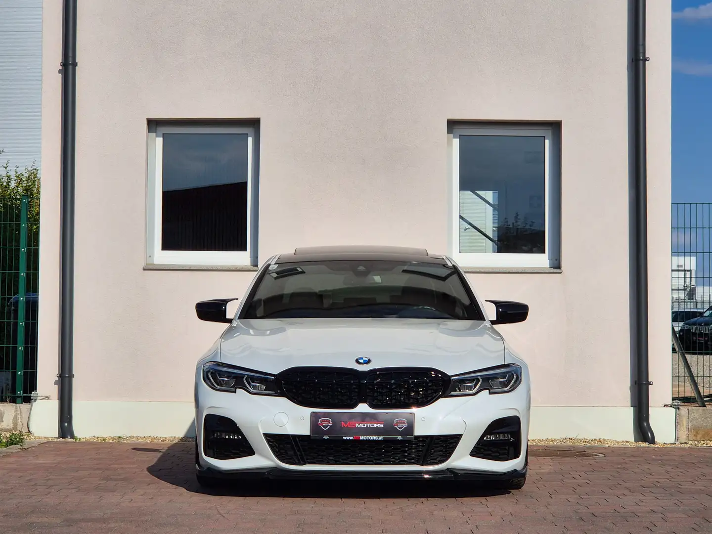 BMW 330 d M PAKET / HEAD UP*LASER*GLSD*RFK*KREDIT*GARANTIE Weiß - 2