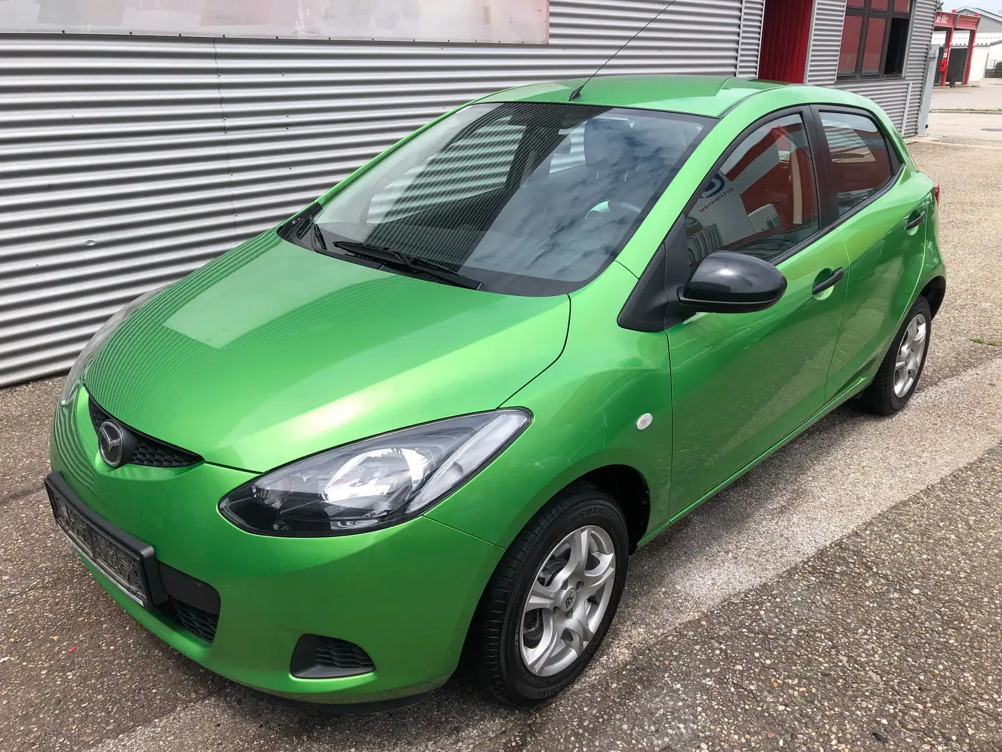 Mazda 2 1,3i CE Pro #GUTER ZUSTAND#1 BESITZ#WENIG KM# Verde - 1