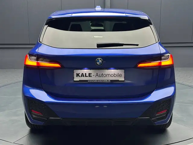 BMW 2 Series view 4