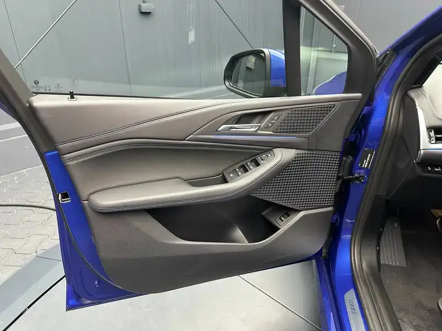 BMW 2 Series view 13
