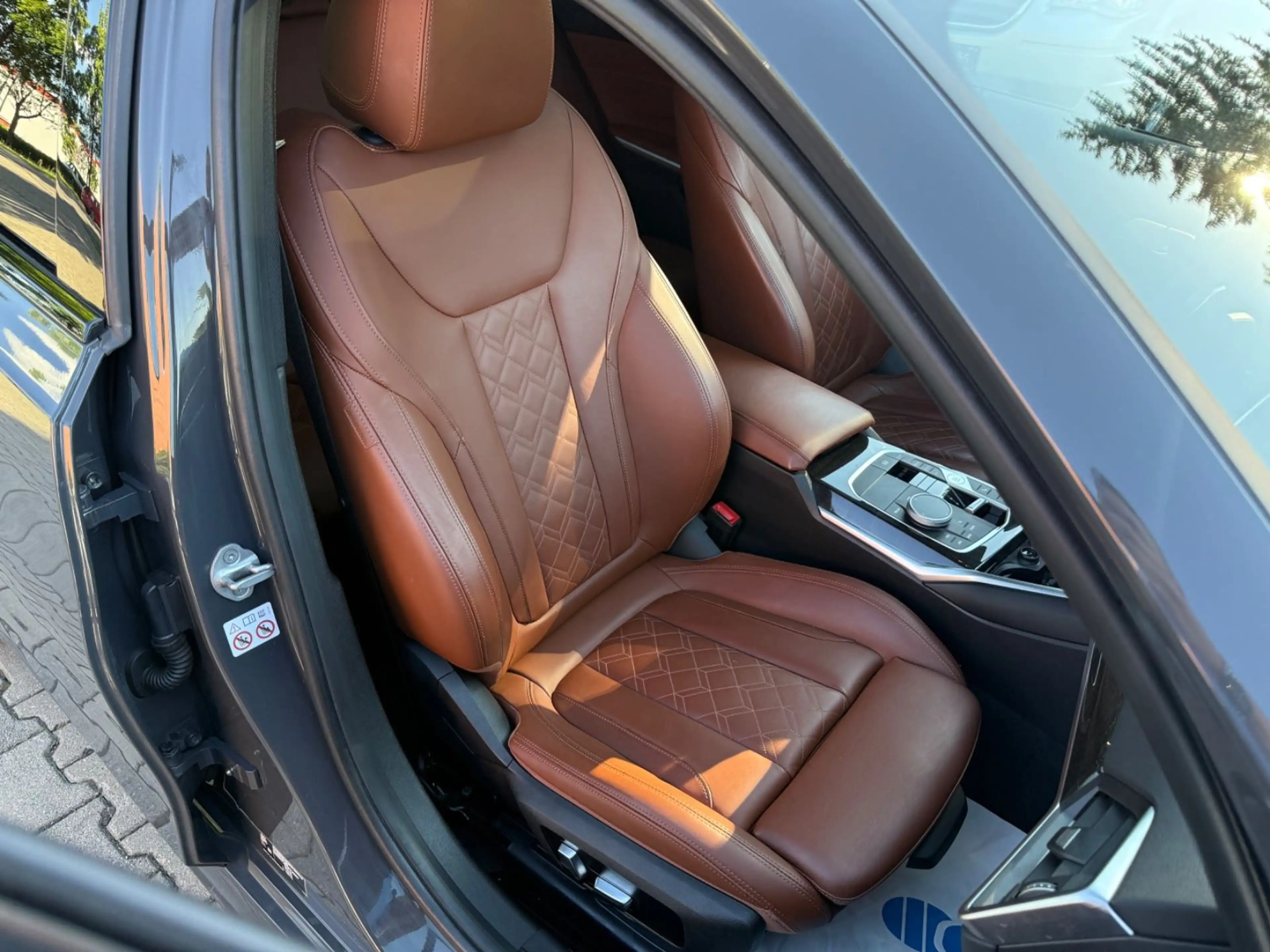 BMW 330 d xD*M-Sport*Glasdach*Head-Up*Standheizung — photo 13