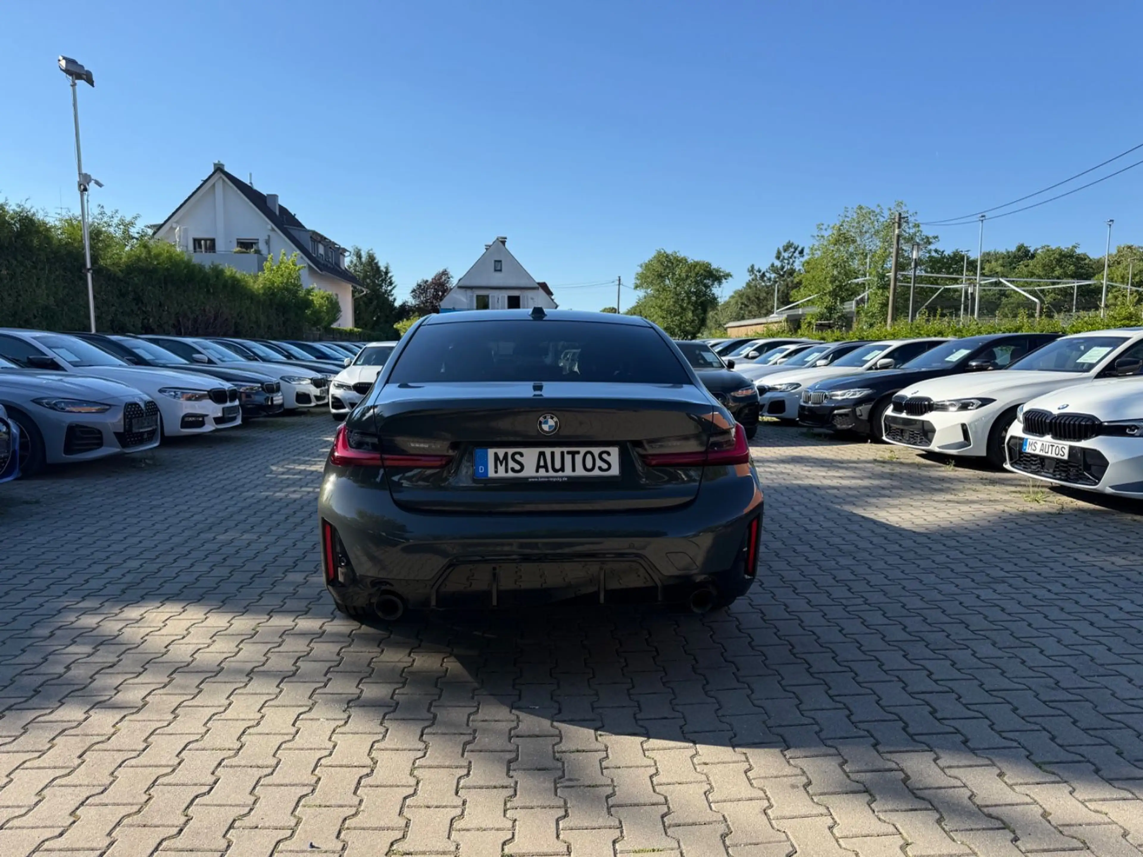BMW 330 d xD*M-Sport*Glasdach*Head-Up*Standheizung — photo 7