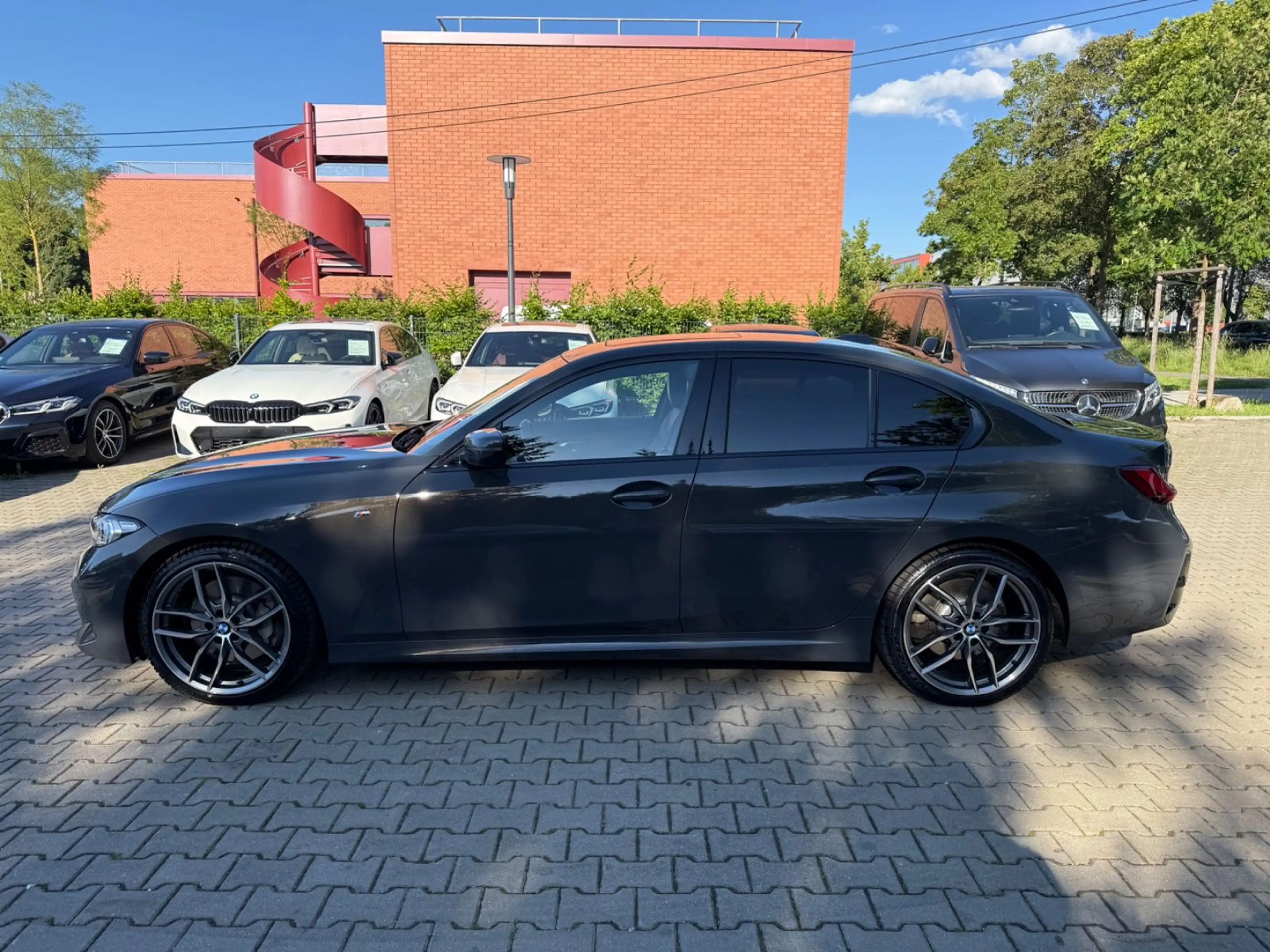 BMW 330 d xD*M-Sport*Glasdach*Head-Up*Standheizung — photo 8