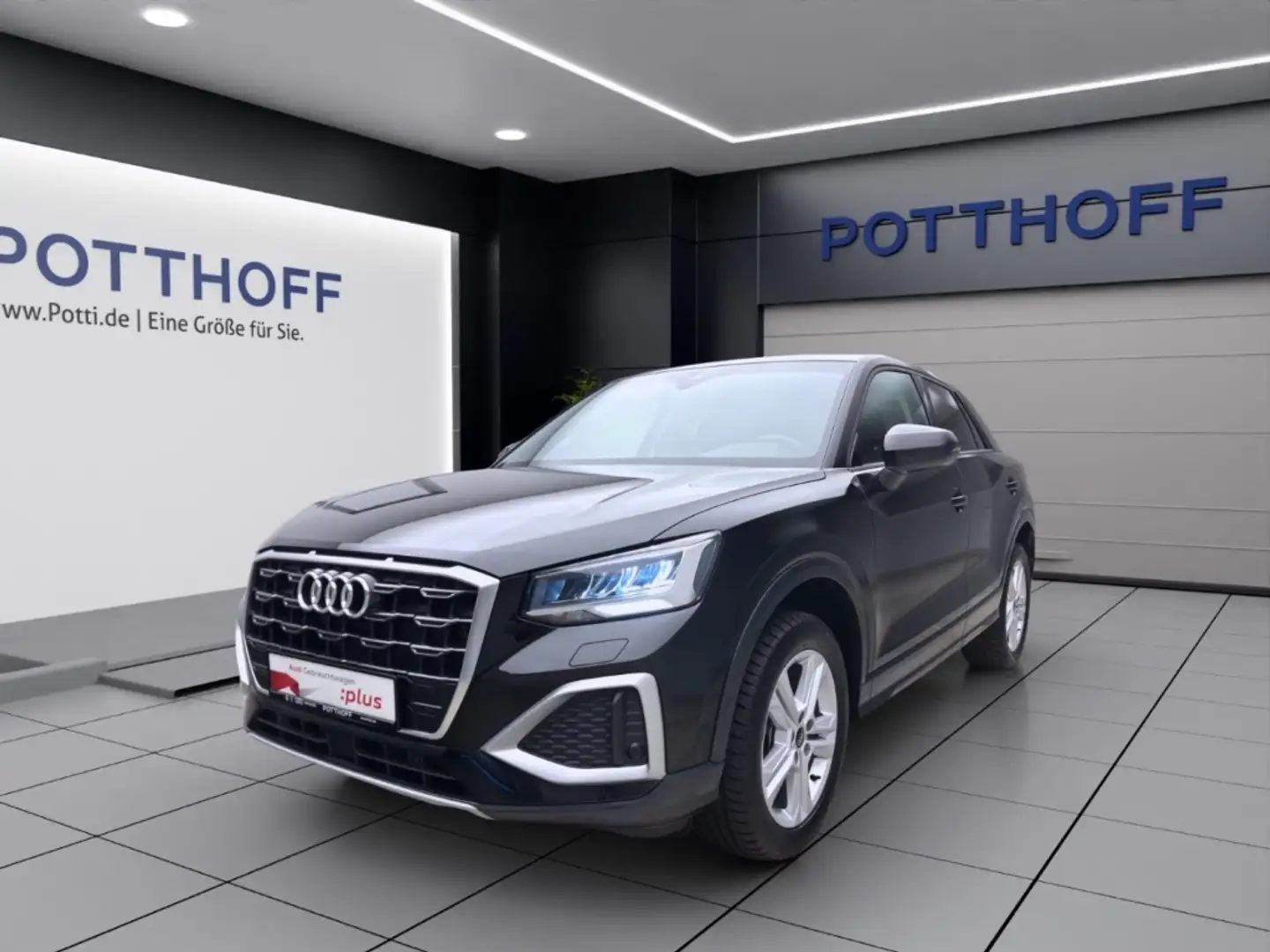 Audi Q2 30 TFSI ADVANCED PDC LED AHK LM17 Schwarz - 1