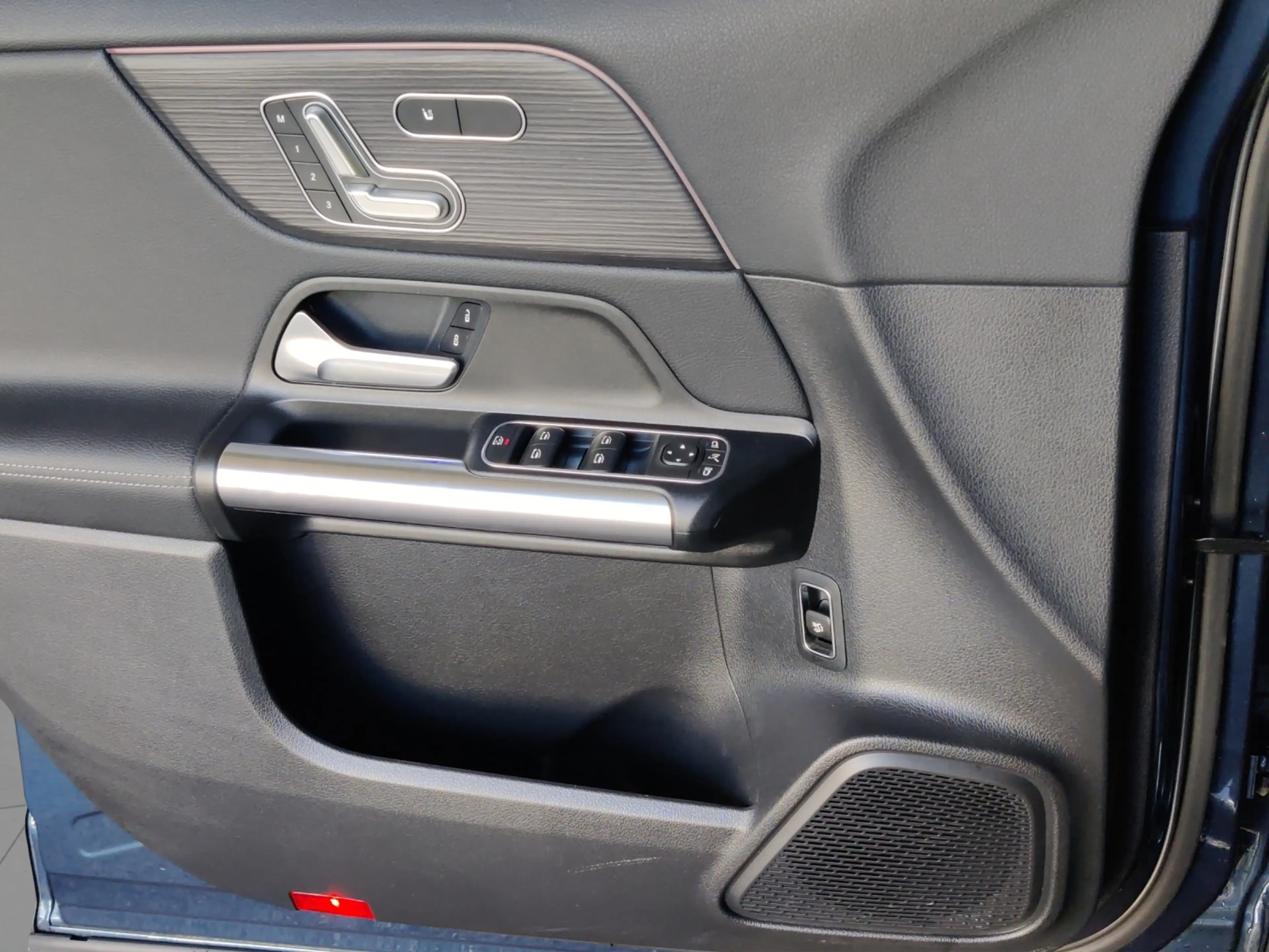 Mercedes-Benz GLA 250 Progressive — photo 12
