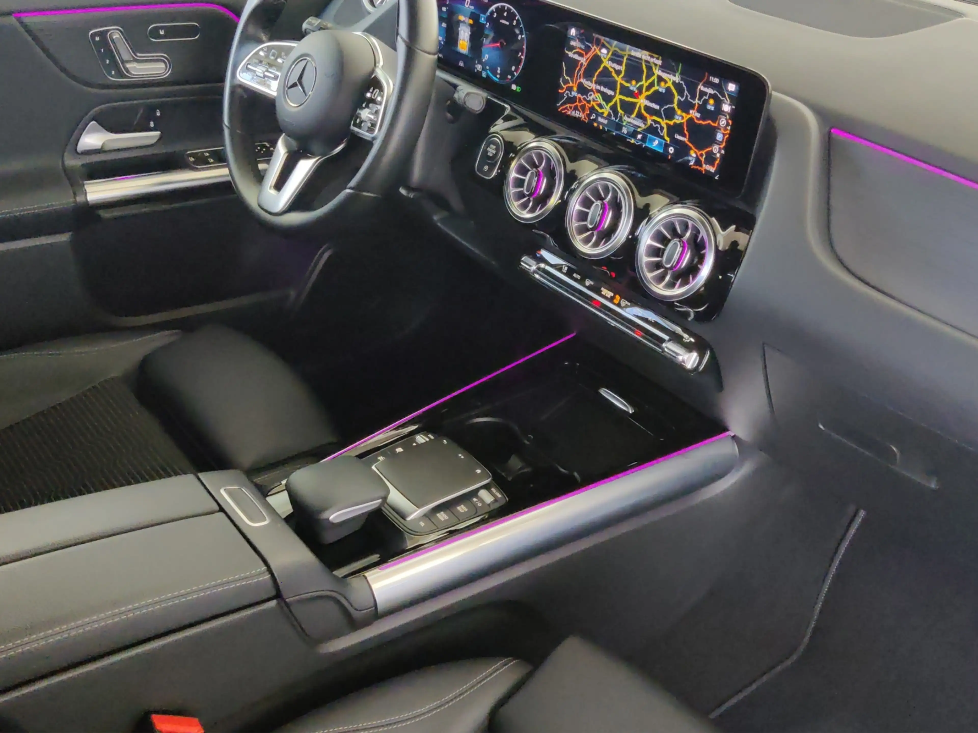 Mercedes-Benz GLA 250 Progressive — photo 8
