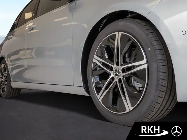 Mercedes-Benz B Class view 5