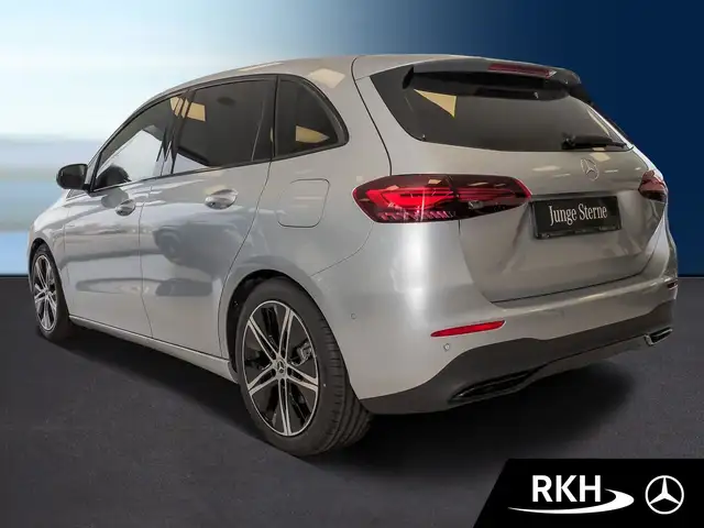 Mercedes-Benz B Class view 4