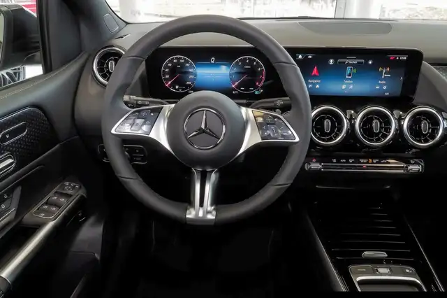 Mercedes-Benz B Class view 12