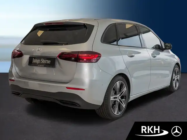 Mercedes-Benz B Class view 3