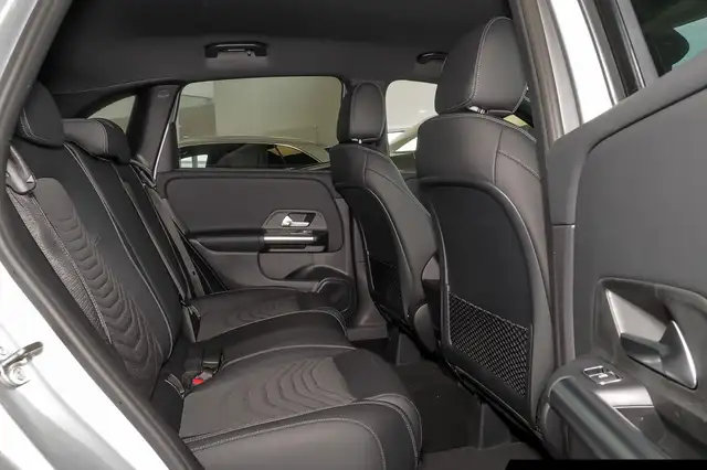 Mercedes-Benz B Class view 9