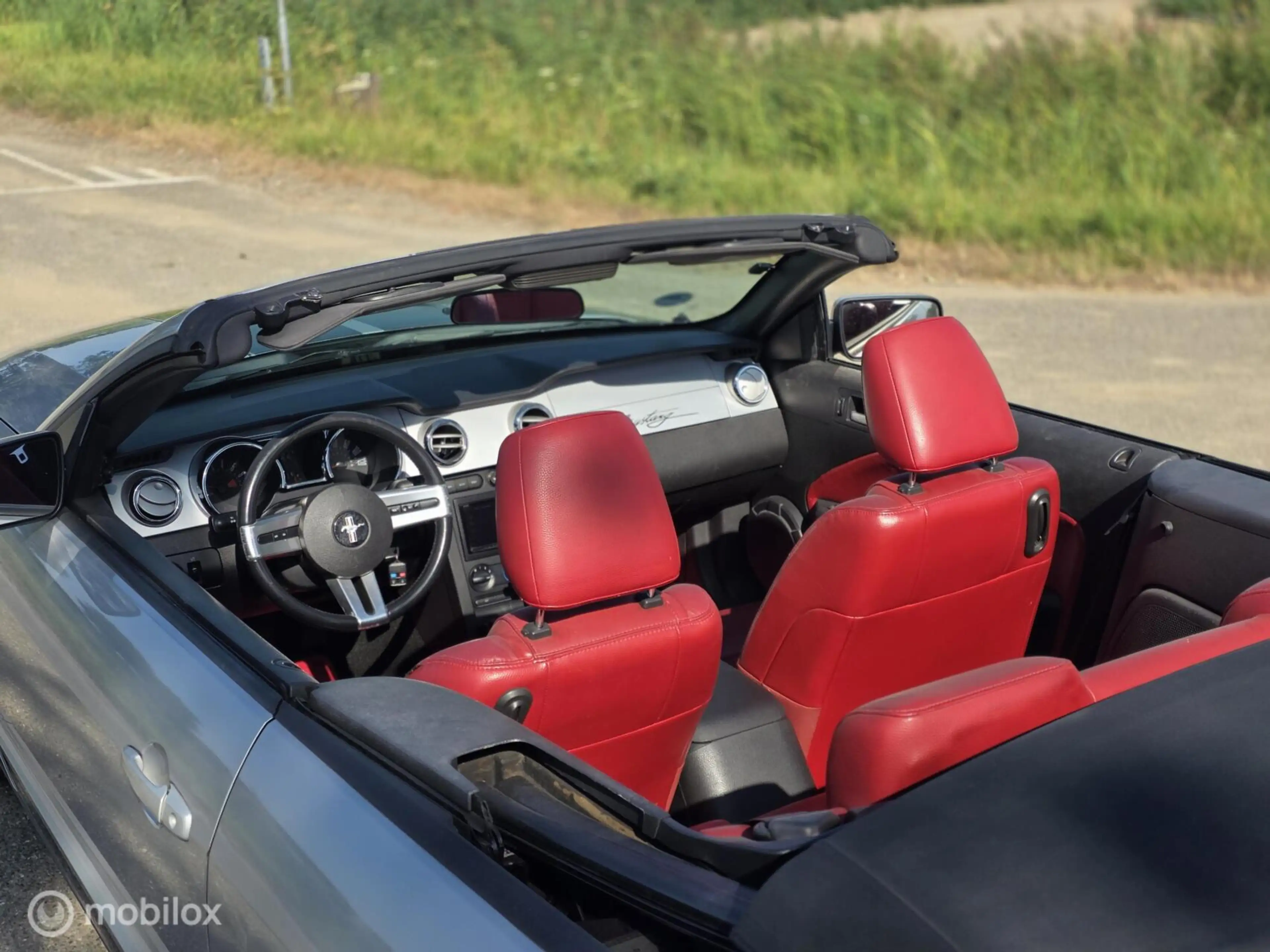 Ford Mustang USA 4.0 V6 — photo 12
