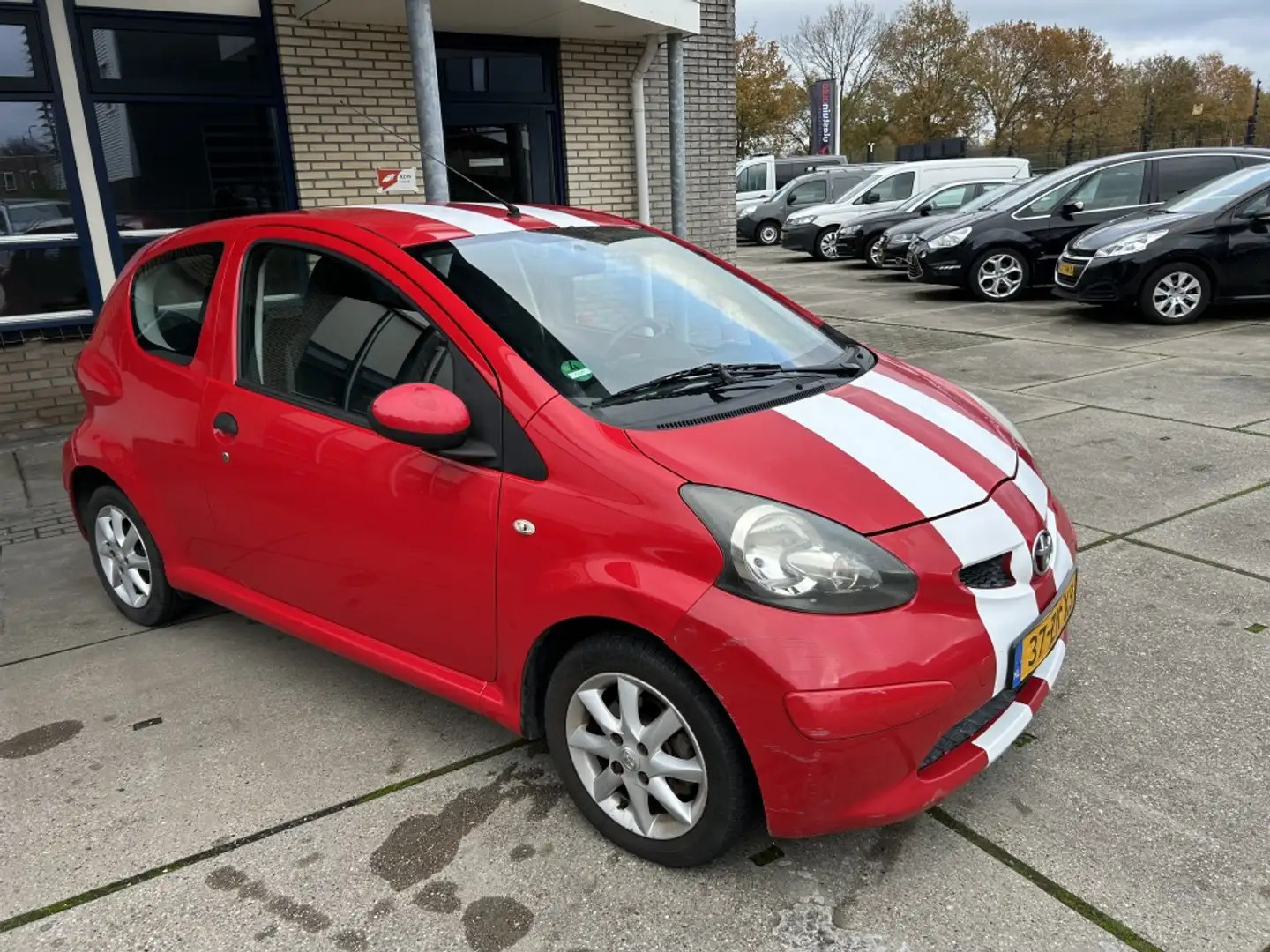 Toyota Aygo 1.0-12V Rouge - 2