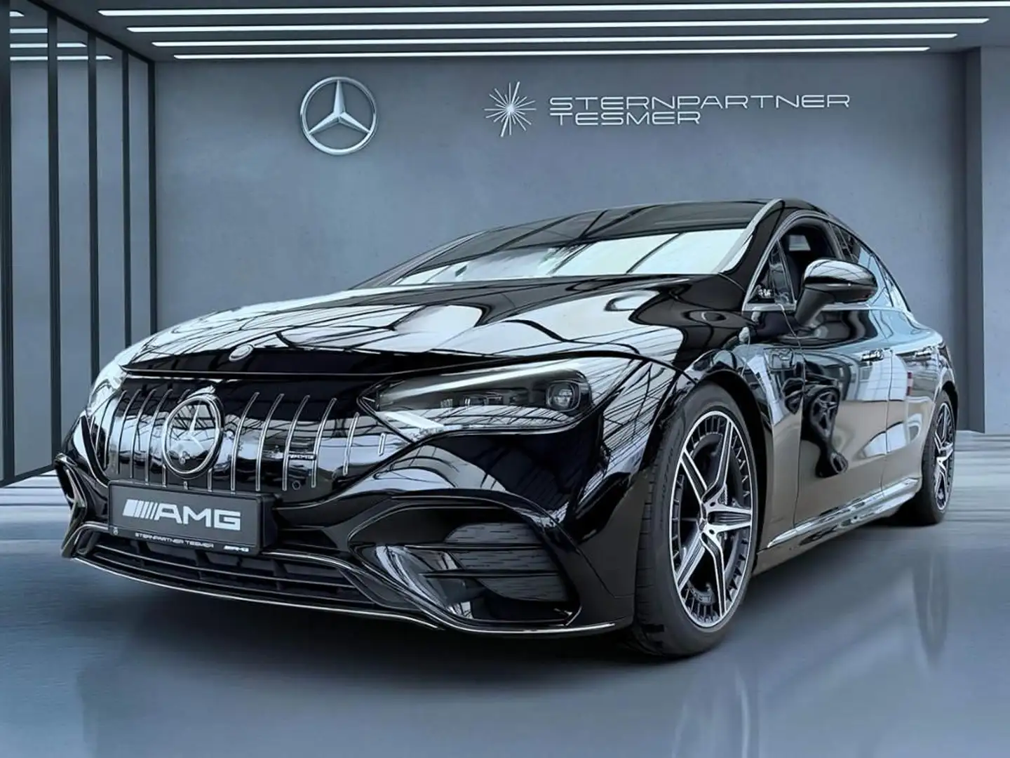 Mercedes-Benz EQE 43 4M AMG , Pano-D, Burmester,AIRMATIC,DISTR Schwarz - 2