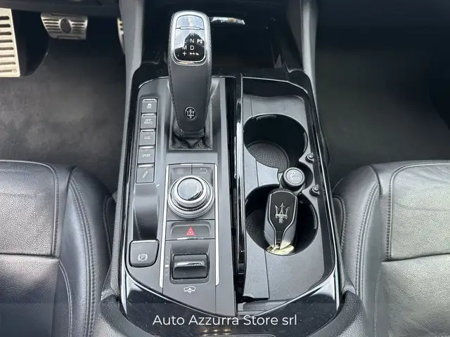 Maserati Levante view 22