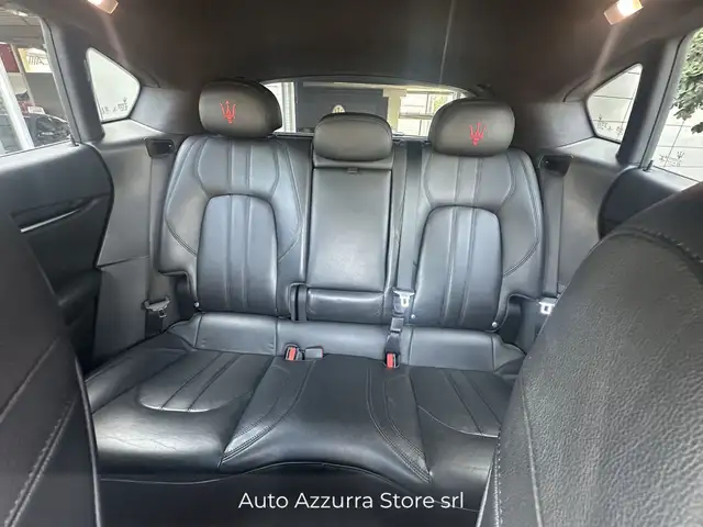 Maserati Levante view 15