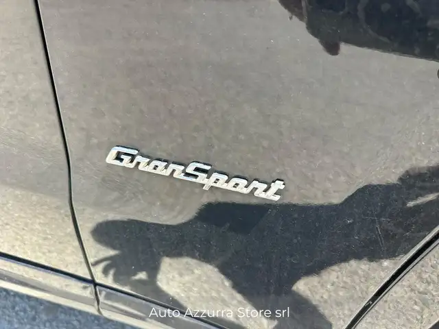 Maserati Levante view 17