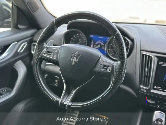 Maserati Levante view 12