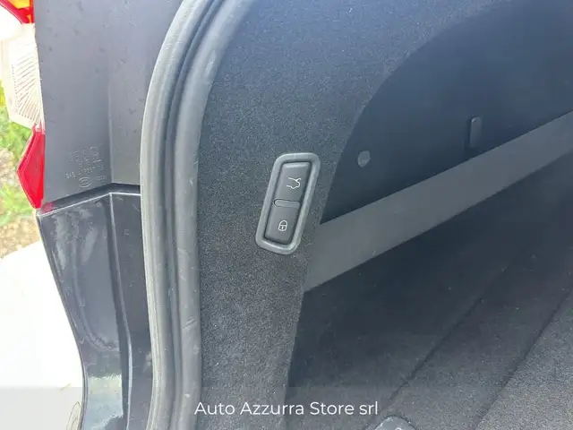 Maserati Levante view 29