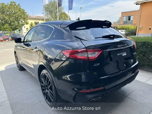 Maserati Levante view 6