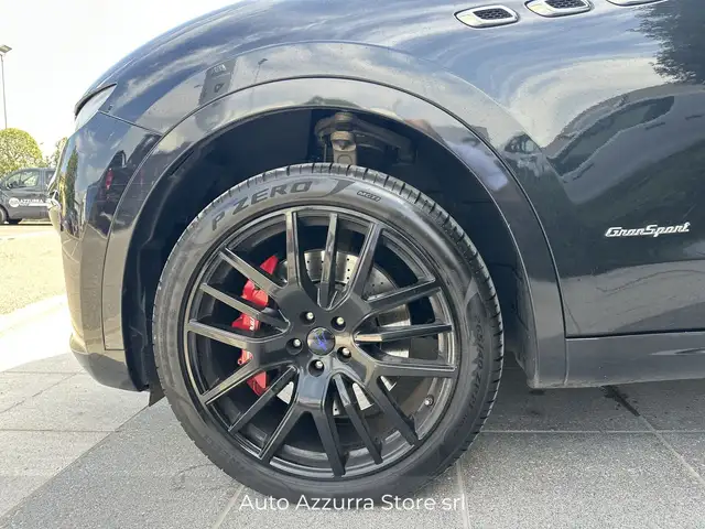 Maserati Levante view 7