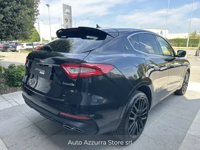 Maserati Levante view 4