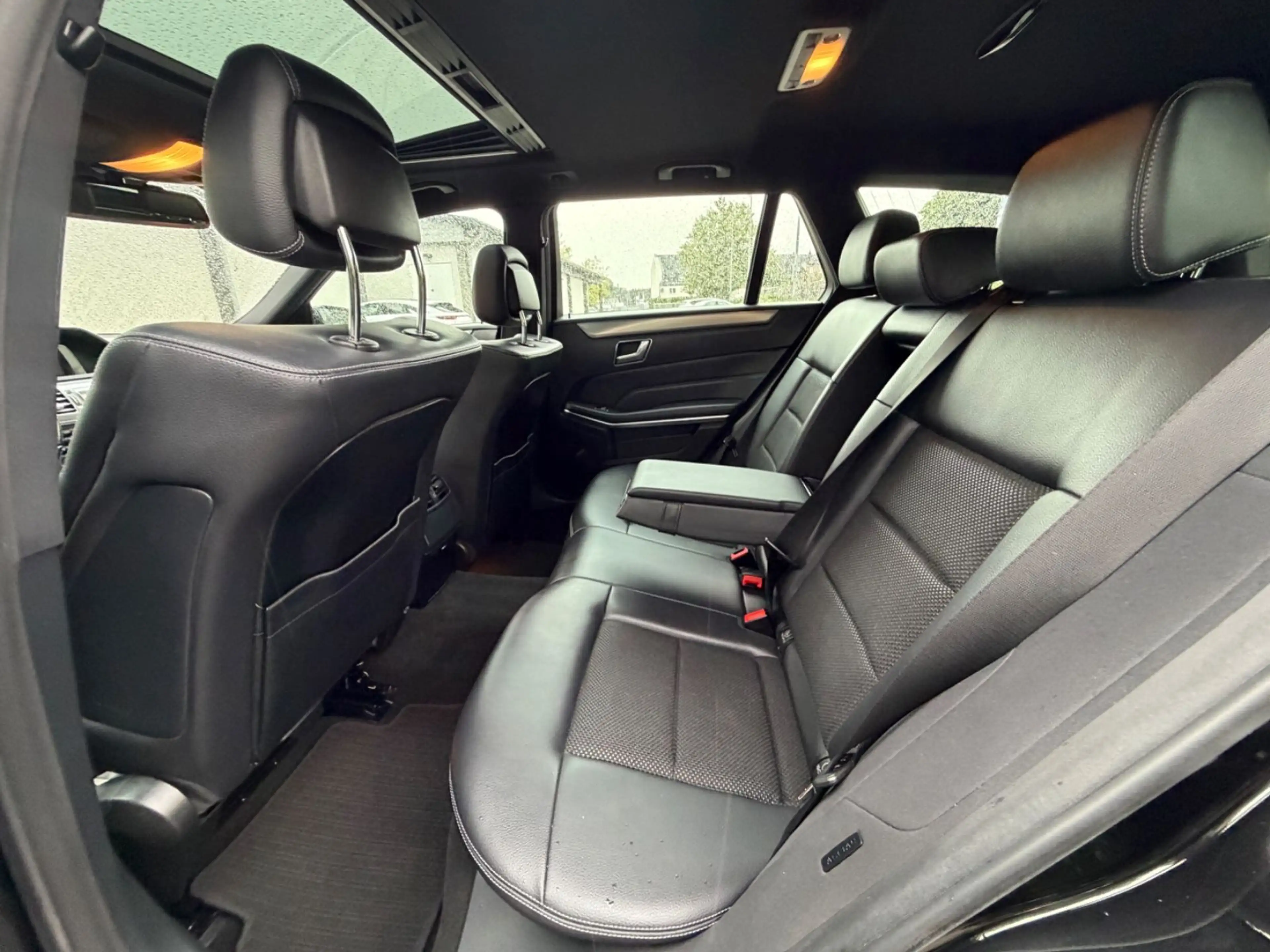 Mercedes-Benz E 200 E200 CDI BlueTec Navi Schiebedach LED Teilleder — photo 15