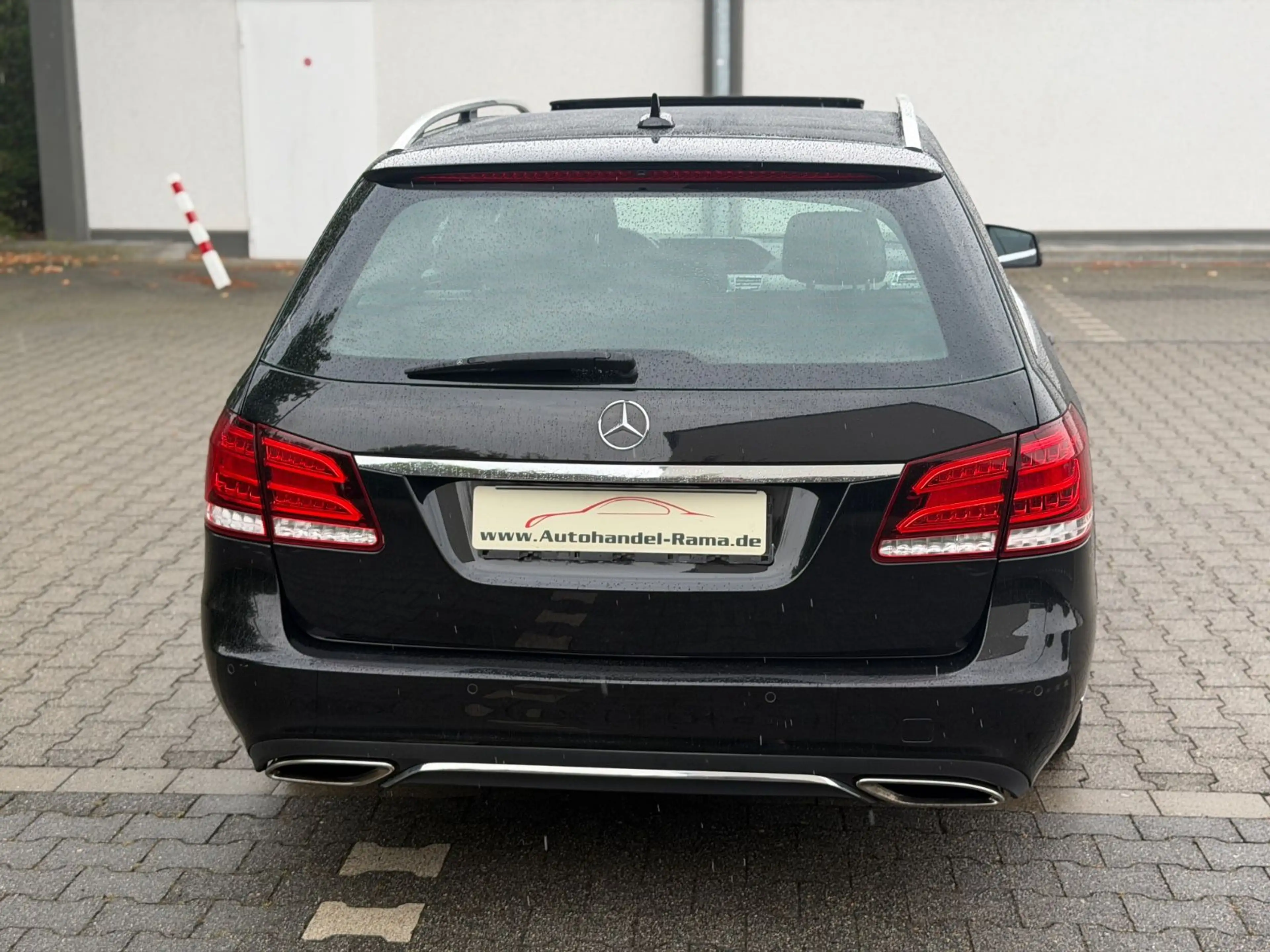 Mercedes-Benz E 200 E200 CDI BlueTec Navi Schiebedach LED Teilleder — photo 6
