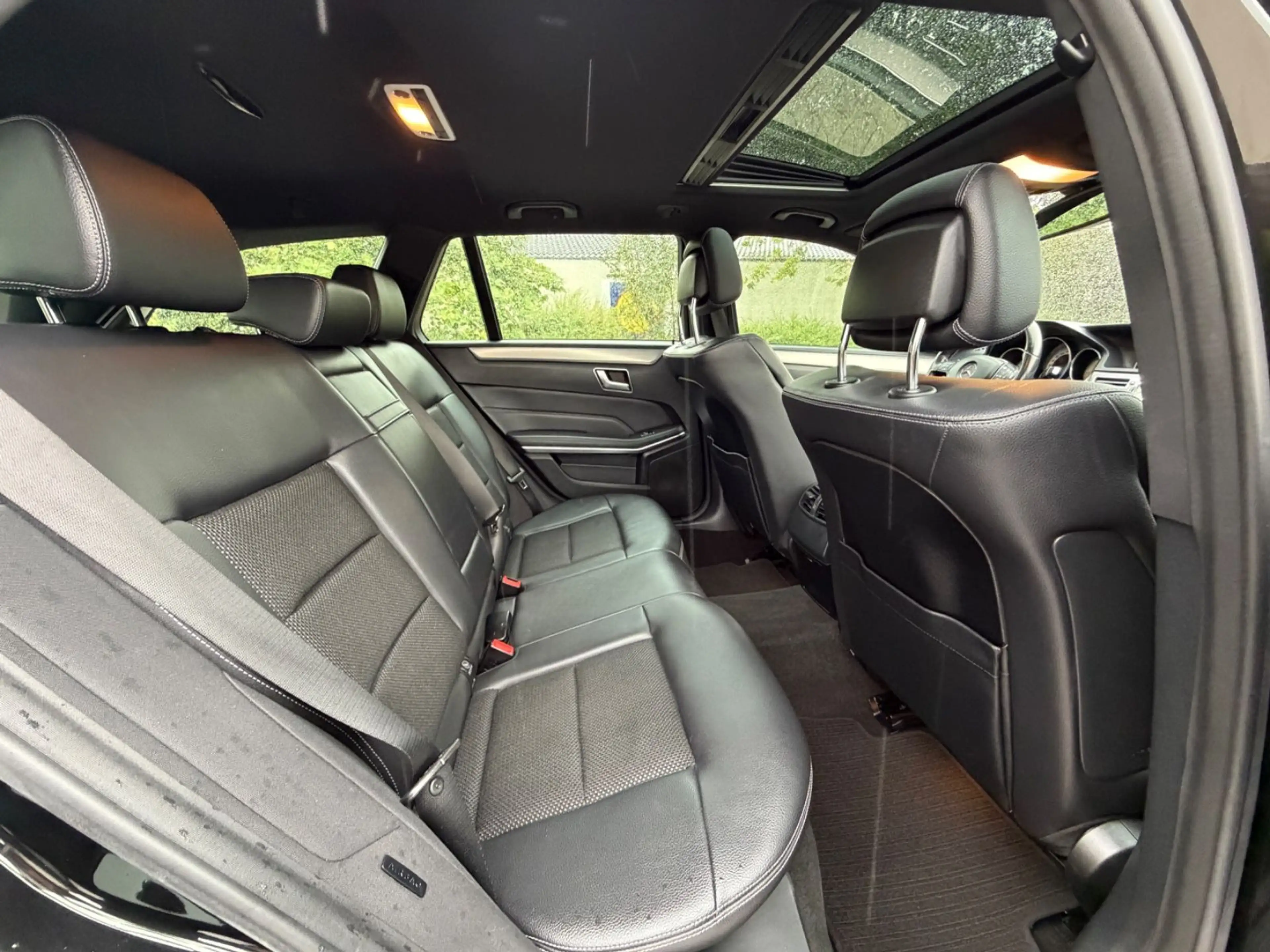 Mercedes-Benz E 200 E200 CDI BlueTec Navi Schiebedach LED Teilleder — photo 14