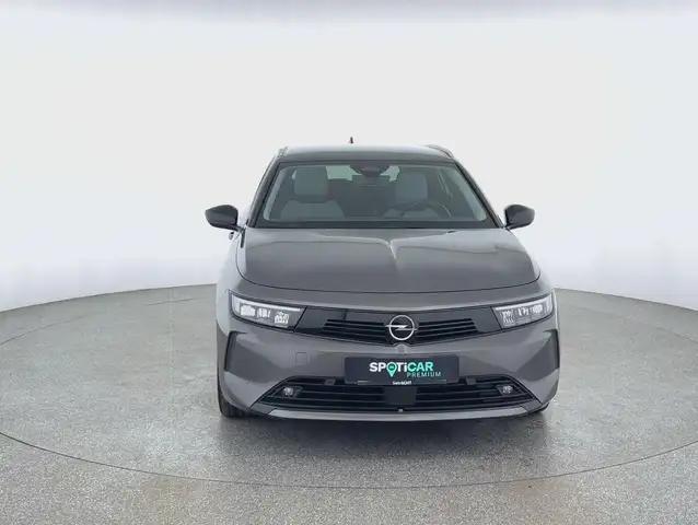 Opel Astra view 2