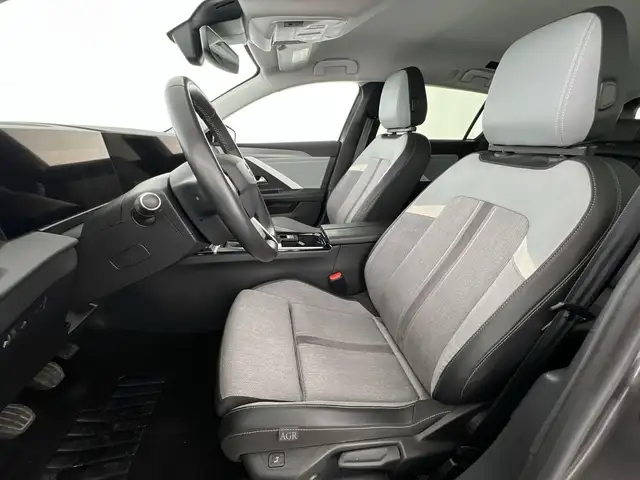 Opel Astra view 7