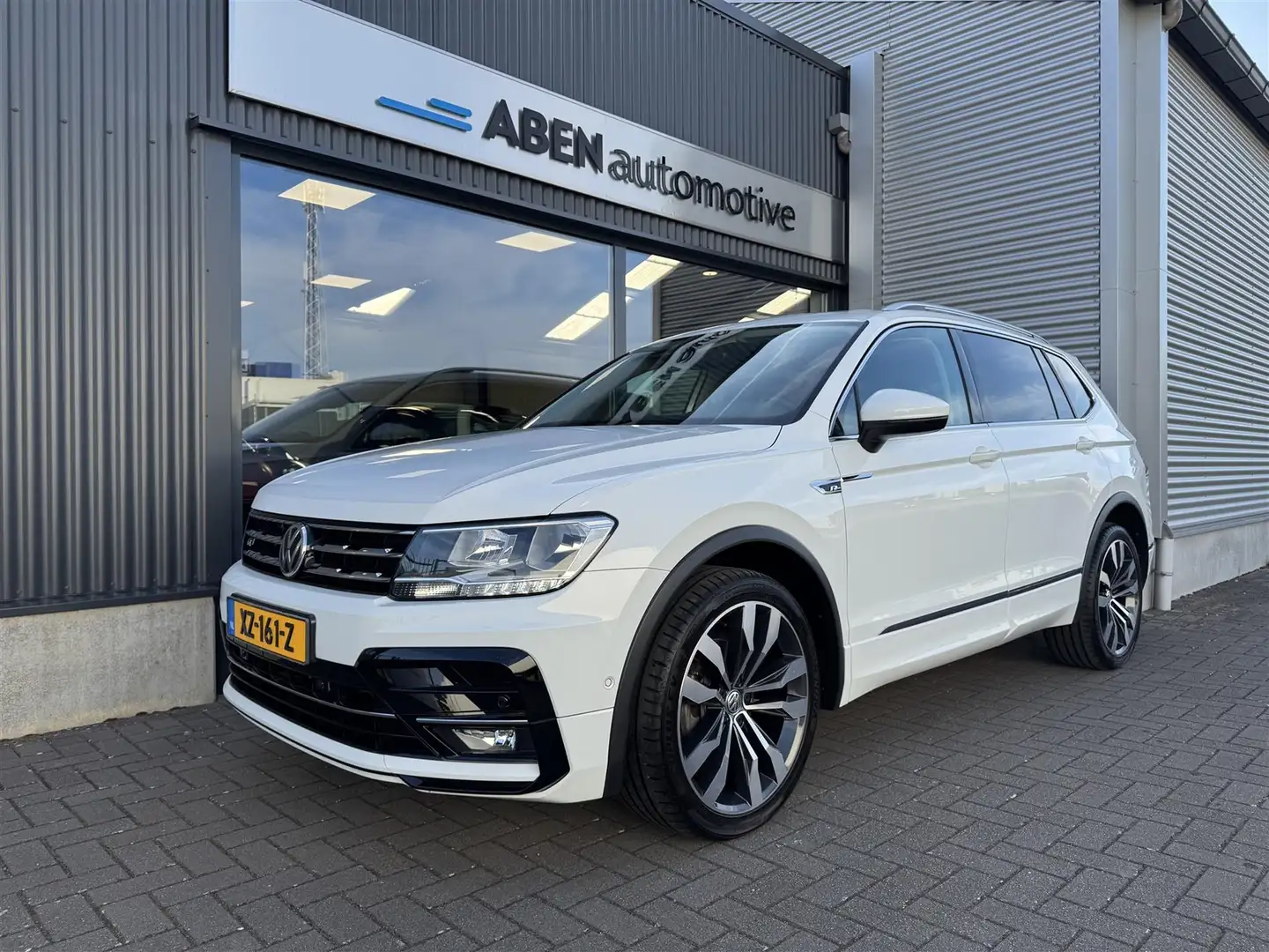 Volkswagen Tiguan Allspace 1.4 TSI 150PK Highline Business R-Line 7-persoons Wit - 2