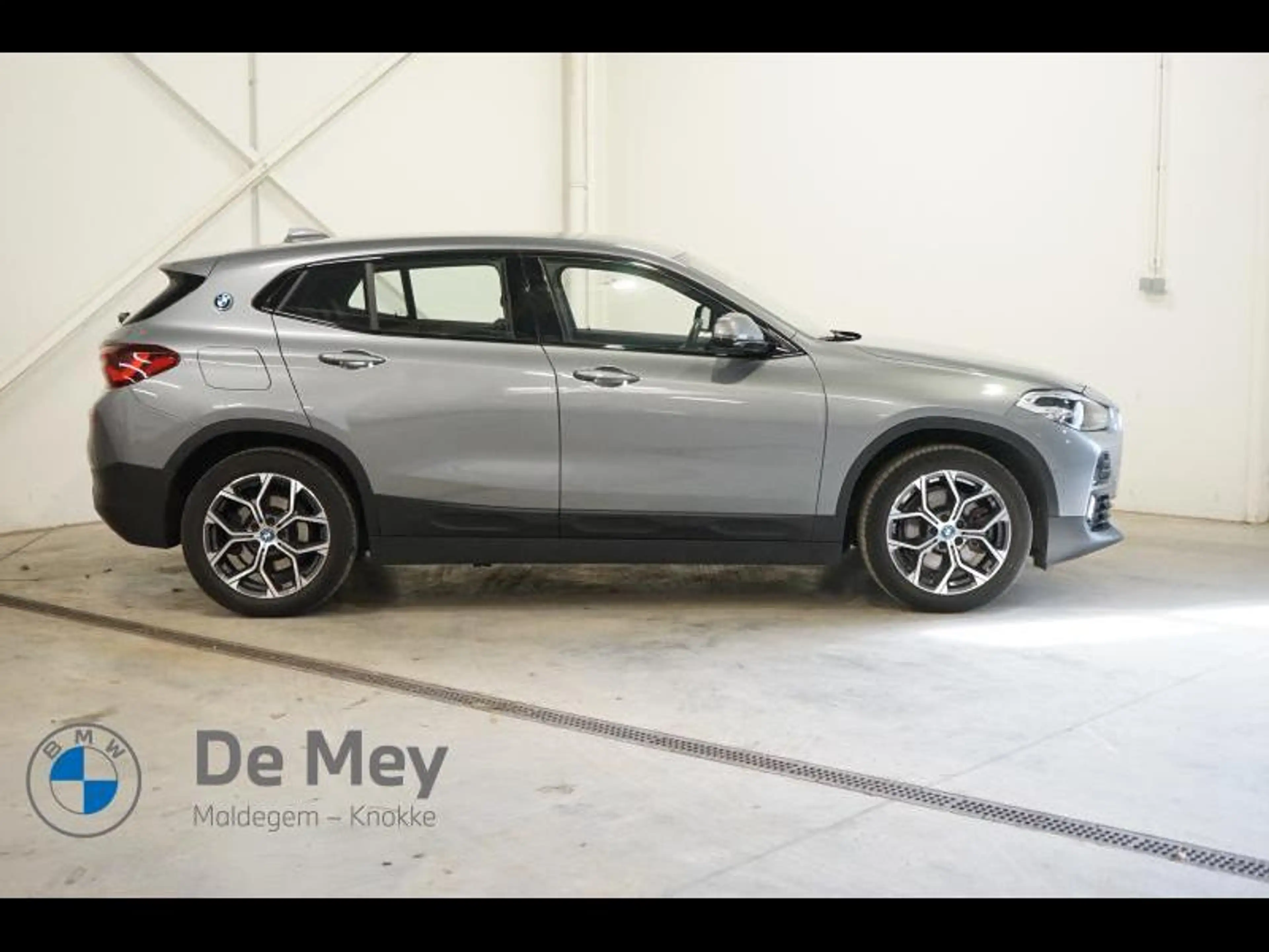 BMW X2 xDrive25e — photo 3