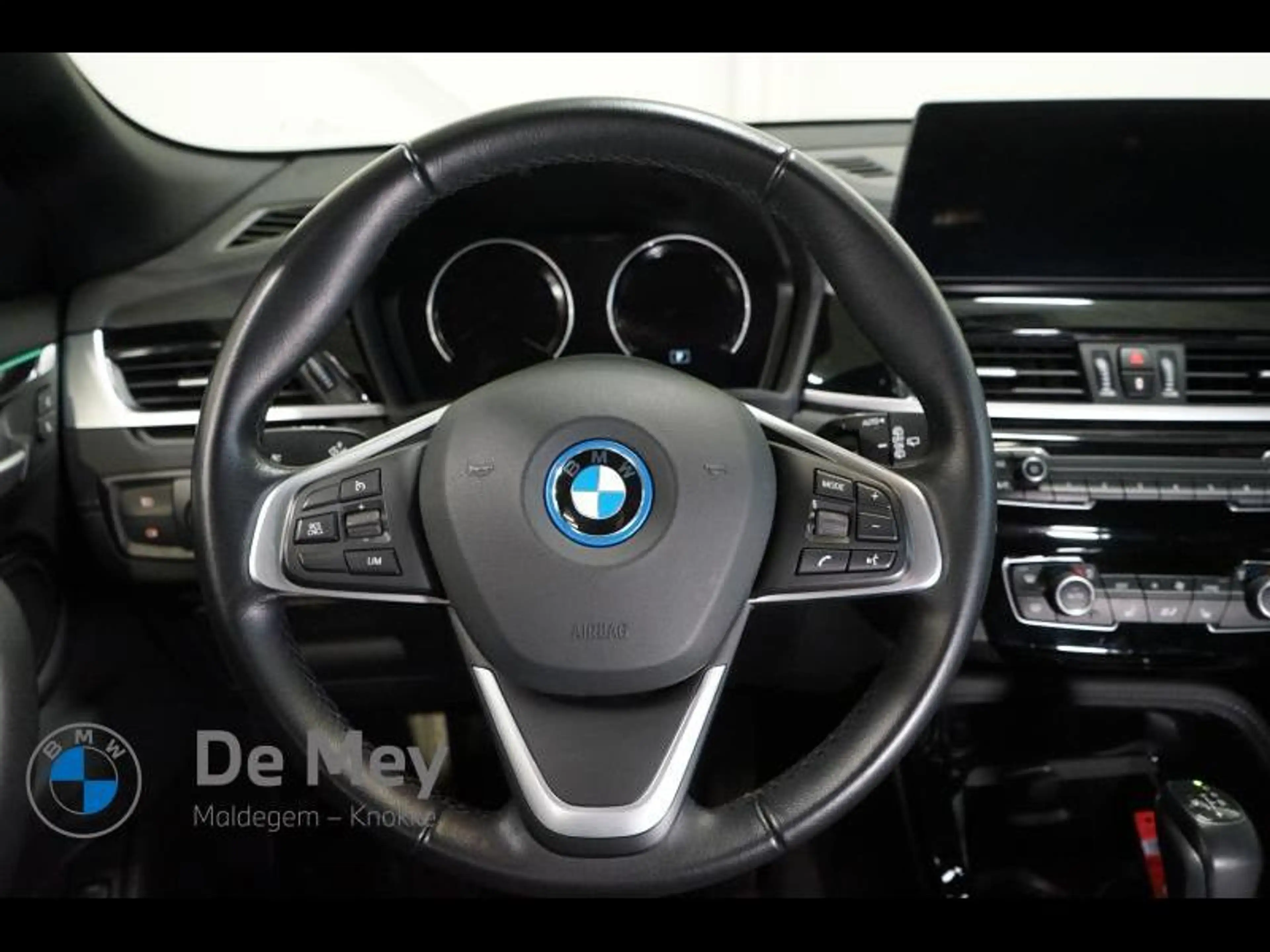 BMW X2 xDrive25e — photo 12
