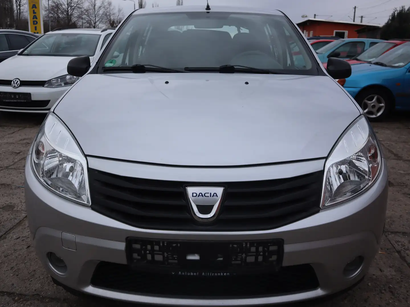 Dacia Sandero Eco1,2 Ltr. - 63 kW 16V Silber - 2