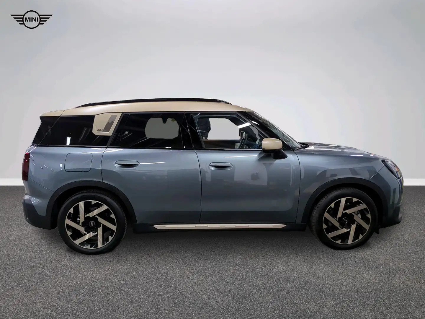 MINI Countryman SE All4 Favoured Trim Grün - 2