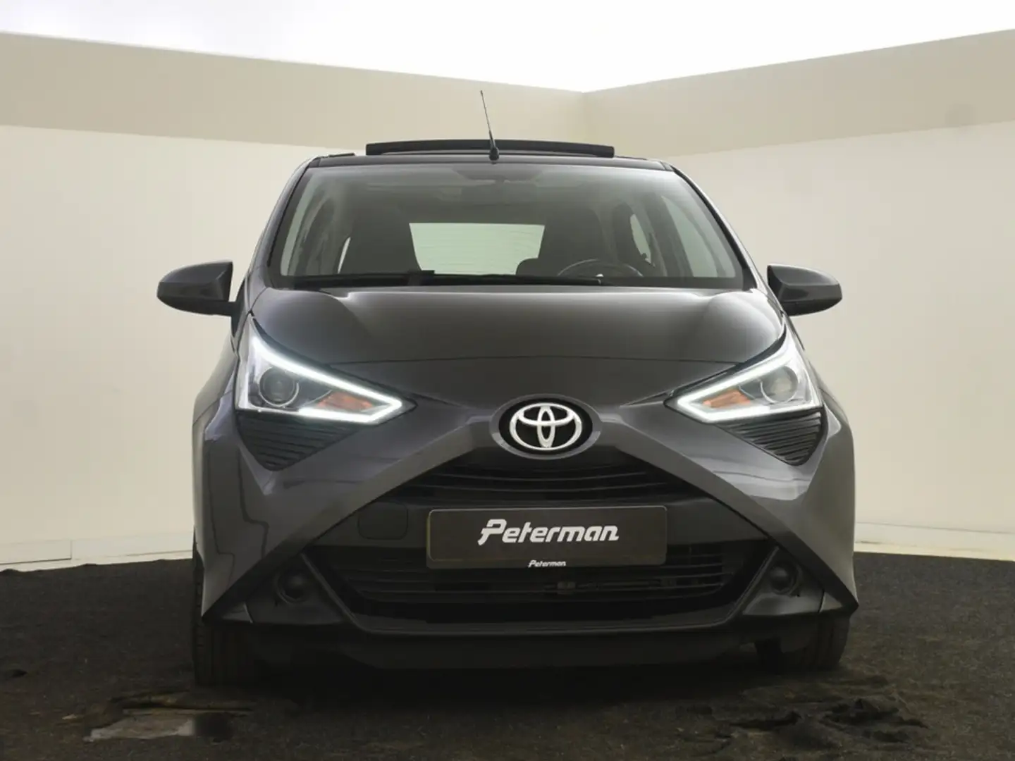 Toyota Aygo 1.0 VVT-i x-play| Automaat | Cabriotop | Camera Grau - 2