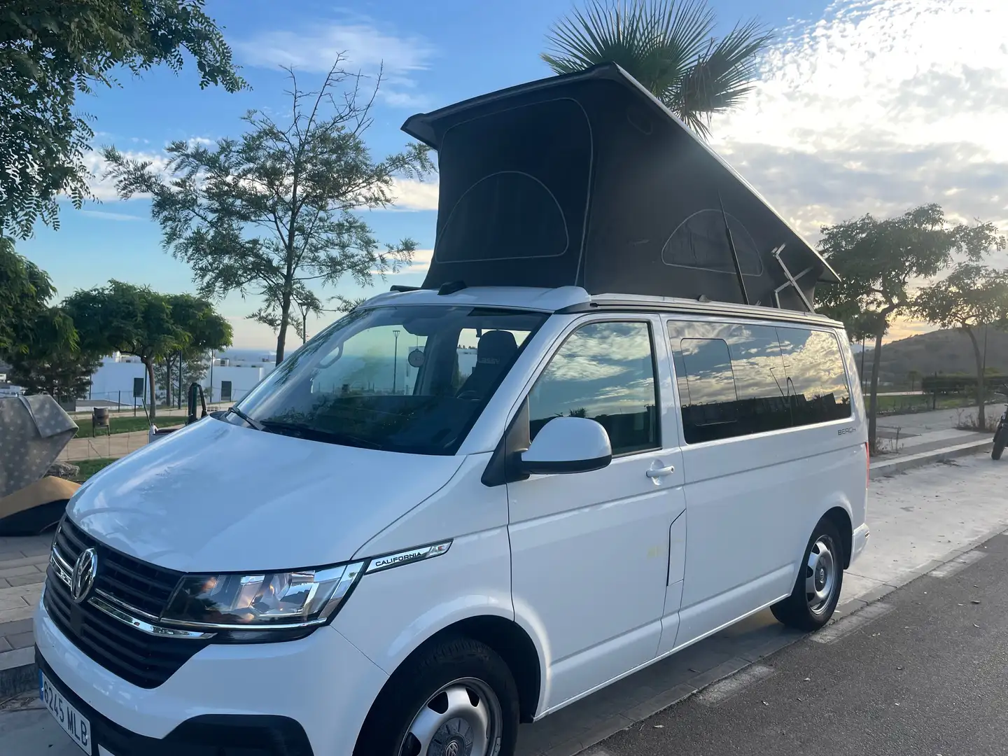 Volkswagen T6 California California 2.0TDI Beach Camper 110kW Beach Camper Blanco - 1