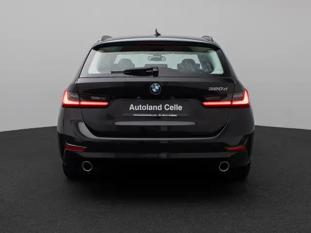 BMW 3 Series view 8