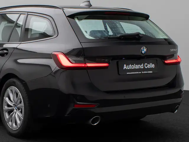 BMW 3 Series view 15