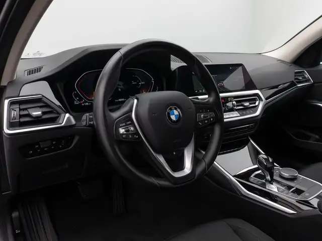 BMW 3 Series view 21